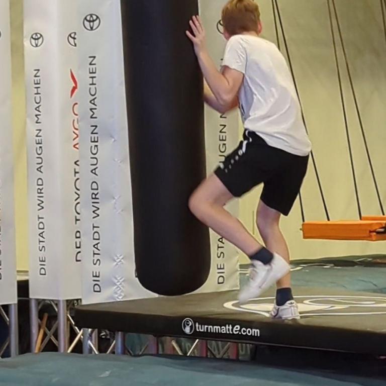 Podest-Zwischenstopp - hochwertige und stabile Ninja-Produkte von turnmatte.com