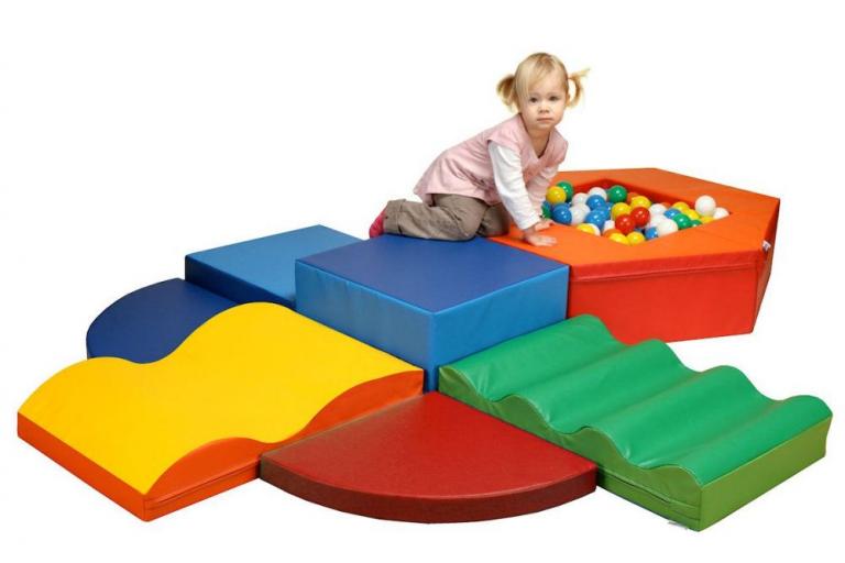 Bausteinsatz-Frieda - Großbausteine Medi werden empfohlen für Kinder zwischen 2 und 4 Jahren