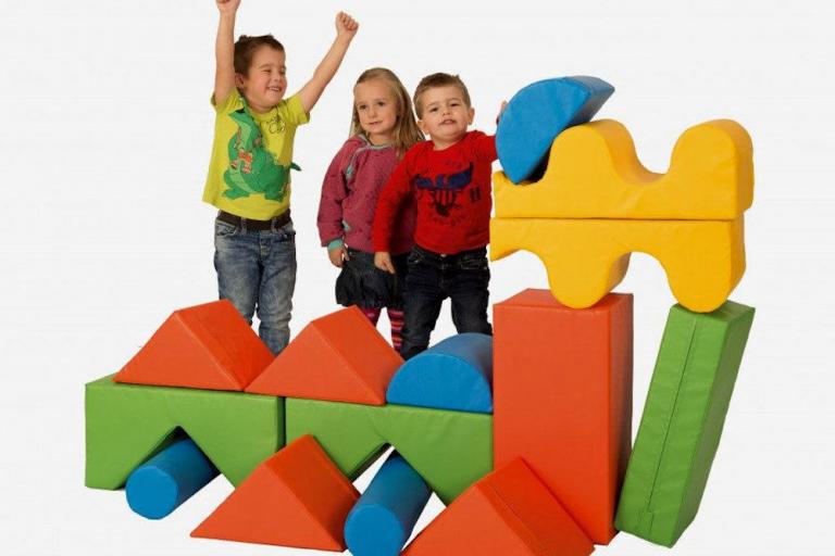 Bausteinsatz-Marta - Großbausteine Medi werden empfohlen für Kinder zwischen 2 und 4 Jahren