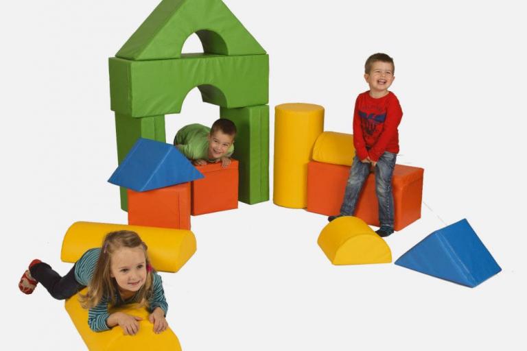 Baumodul-Katie-Bänfer - die Großbausteine MAXI für Kinder ab 4 Jahren sind die am meisten verbreiteten Baumodule