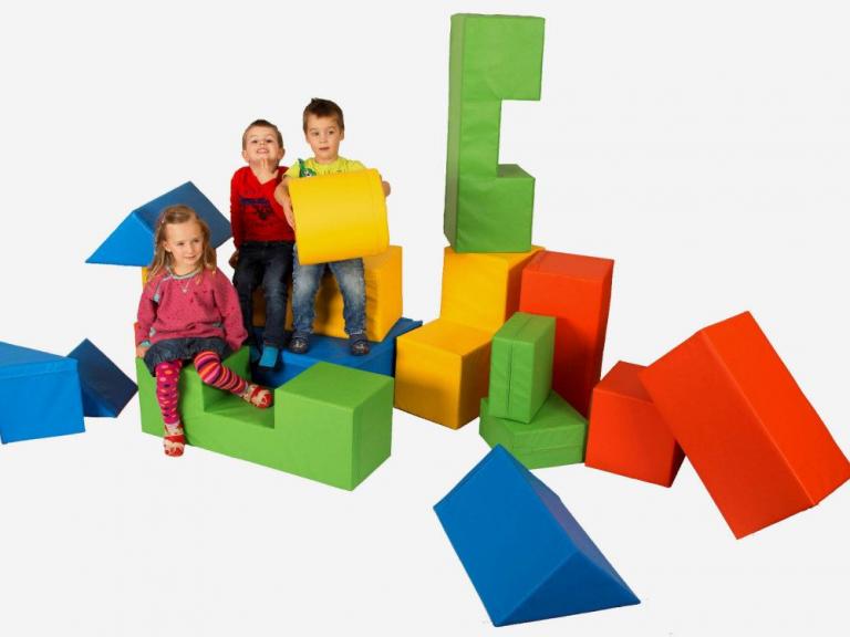 Bausteinsatz-Lori-Bänfer-Maxi - die Großbausteine MAXI für Kinder ab 4 Jahren sind die am meisten verbreiteten Baumodule