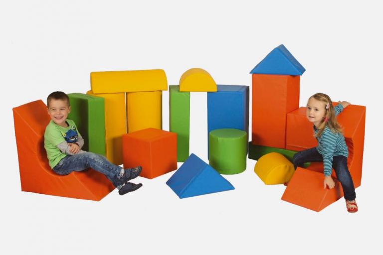 Bausteinsatz-Stuard-Bänfer-Maxi - die Großbausteine MAXI für Kinder ab 4 Jahren sind die am meisten verbreiteten Baumodule