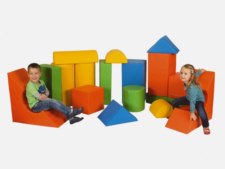 Bausteinsatz-Stuard-Bänfer-Maxi - die Großbausteine MAXI für Kinder ab 4 Jahren sind die am meisten verbreiteten Baumodule