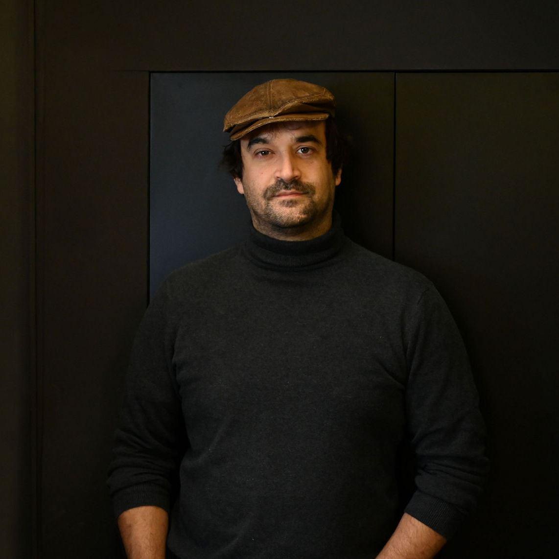 Designer Marco Iannicelli - Fotosession in seinem Ateilier in Aachen im Sommer 2021 - Foto: Manfred Kroczek - turnmatte.com