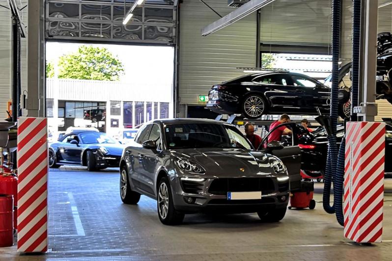 Auto-Werkstatt-Säulenschutz