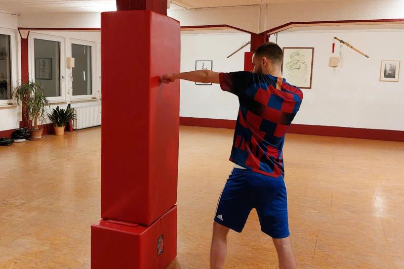 Säulenschutz-Kampfkunst-Anwendung