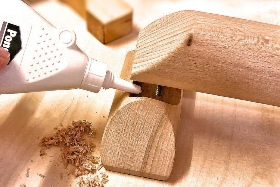 VERSCHRAUBT UND ZUSÄTZLICH VERLEIMT