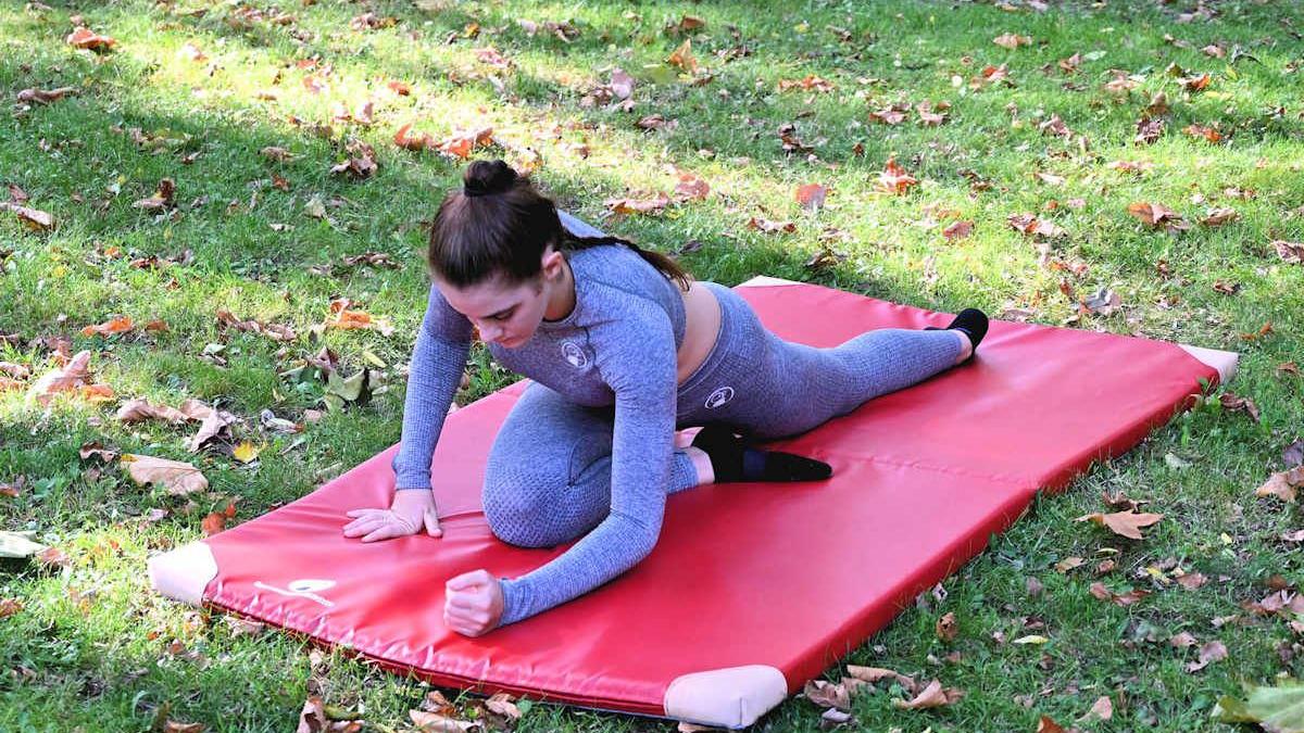 Mit der MY RED MAT sind Sie bestens ausgestattet für Gymnastik, Aerobic und Akrobatik.