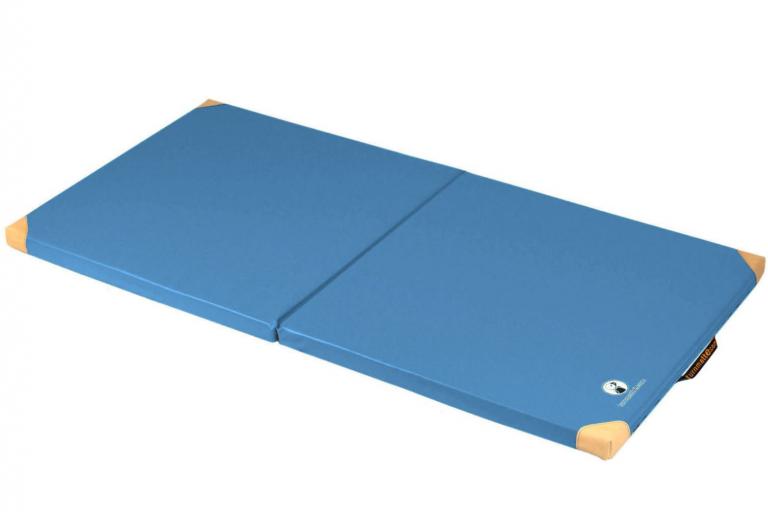Therapeutenmatte mit Lederecken - hellblau - klappbare Matte mit einem 6 cm starken Sandwichkern