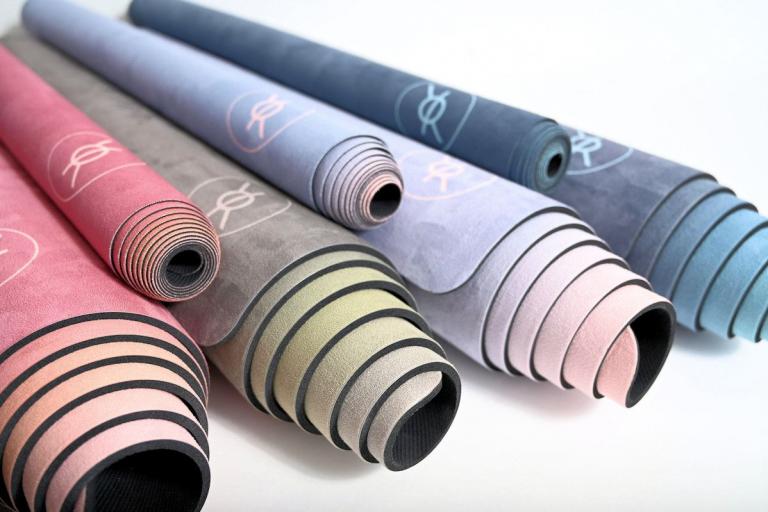 Besonders beliebt sind die Ombré Yogamatten aufgrund ihres Farbverlaufs.