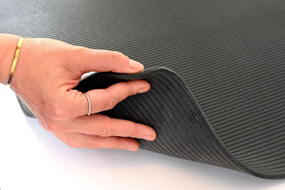 DÄMPFUNGSEIGENSCHAFTEN