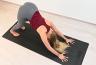 Mit der Pitch Black Yogamatte wirst du in der aktiven Yogapraxis viel Freude haben.