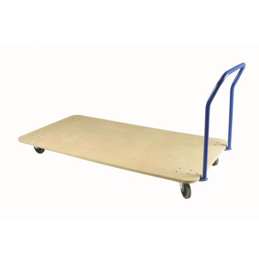 Für platzsparende Mattenaufbewahrung und schnellen Auf- und Abbau.